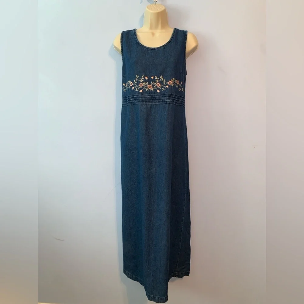 Erika Dark Blue Denim sleeveless Maxi Dress with Floral Embroidery cotton med